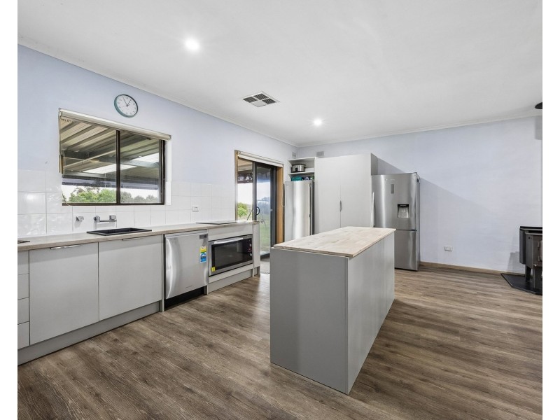 304 Upper Pennys Hill Road, Onkaparinga Hills SA 5163