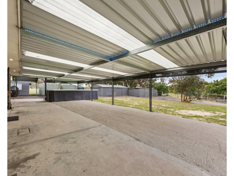 304 Upper Pennys Hill Road, Onkaparinga Hills SA 5163