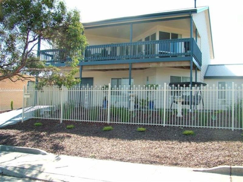 1 Maturin Avenue, Christies Beach SA 5165