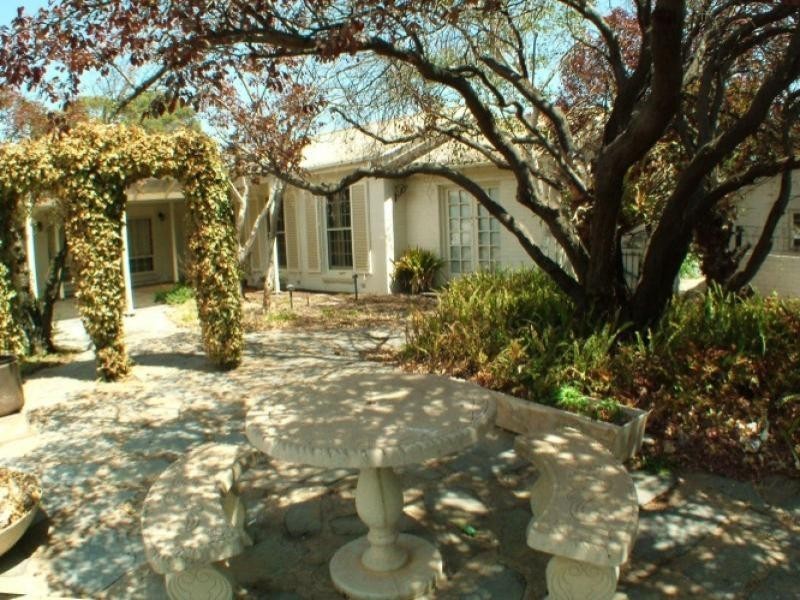 8 Karen Court – Off Windsong Crescent, Morphett Vale SA 5162