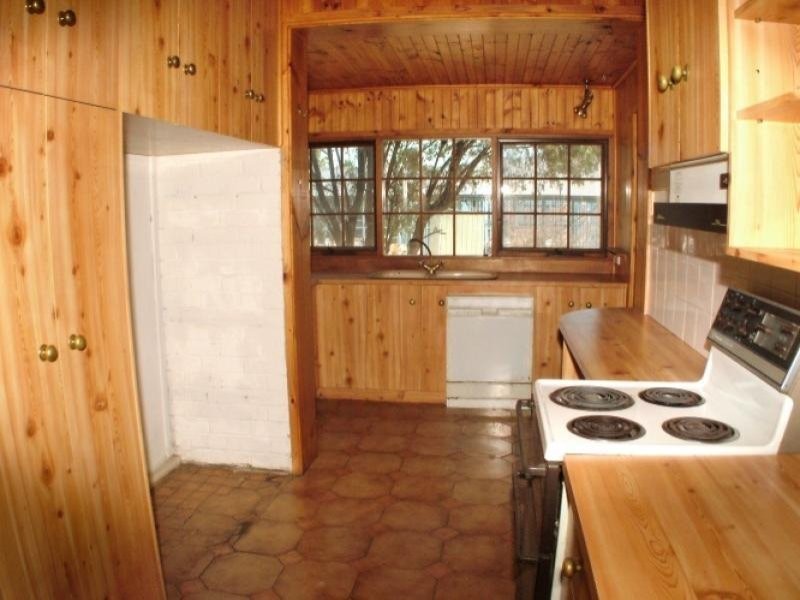 8 Karen Court – Off Windsong Crescent, Morphett Vale SA 5162