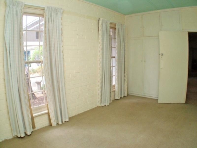 8 Karen Court – Off Windsong Crescent, Morphett Vale SA 5162