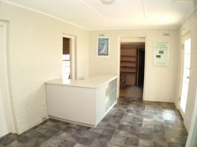 8 Karen Court – Off Windsong Crescent, Morphett Vale SA 5162