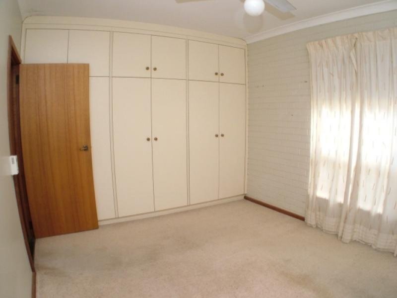 8 Karen Court – Off Windsong Crescent, Morphett Vale SA 5162