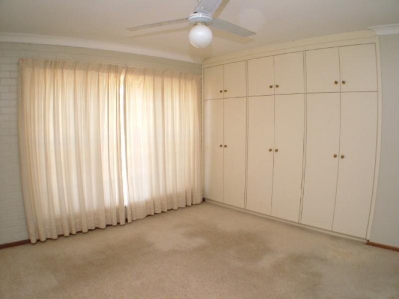 8 Karen Court – Off Windsong Crescent, Morphett Vale SA 5162