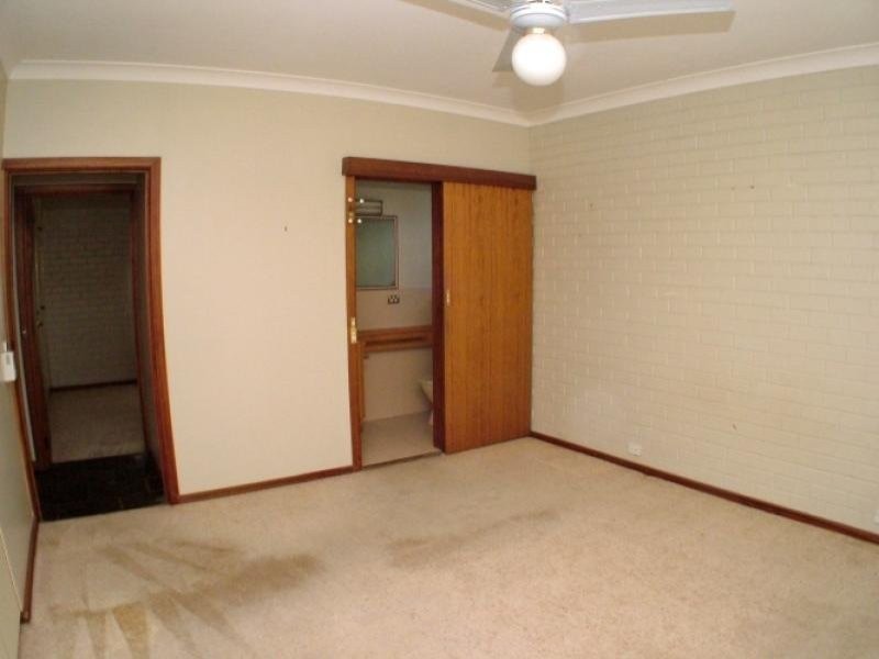 8 Karen Court – Off Windsong Crescent, Morphett Vale SA 5162