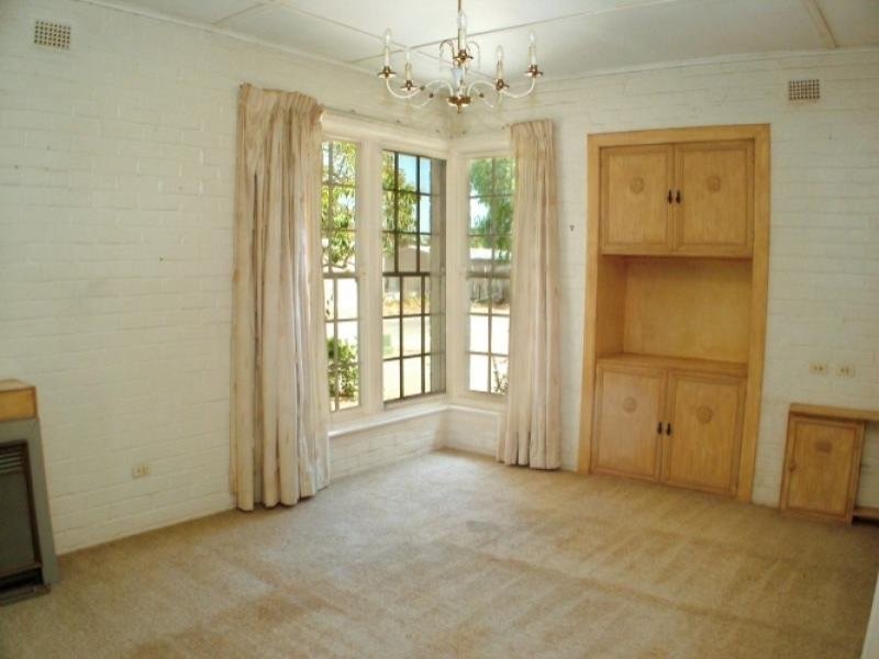 8 Karen Court – Off Windsong Crescent, Morphett Vale SA 5162