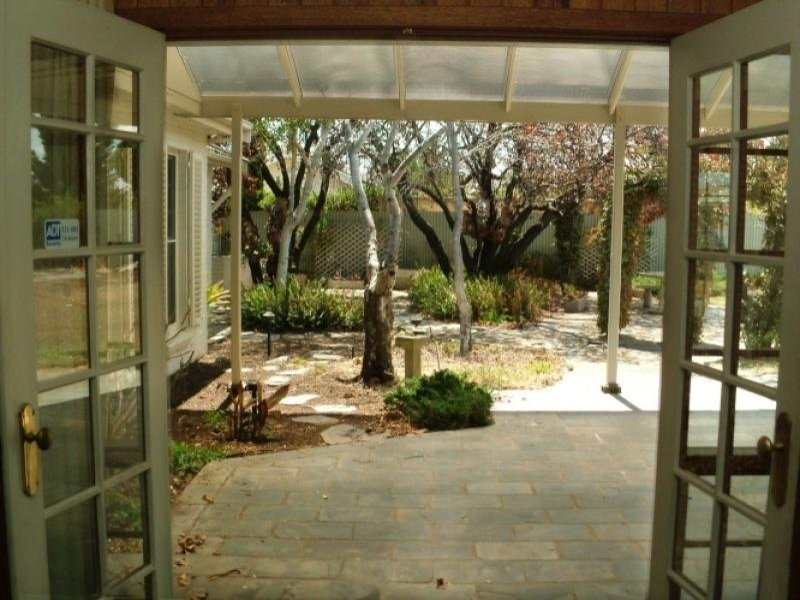 8 Karen Court – Off Windsong Crescent, Morphett Vale SA 5162