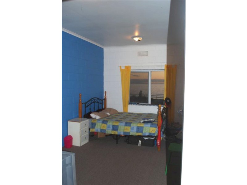 2/32 Esplanade, Christies Beach SA 5165