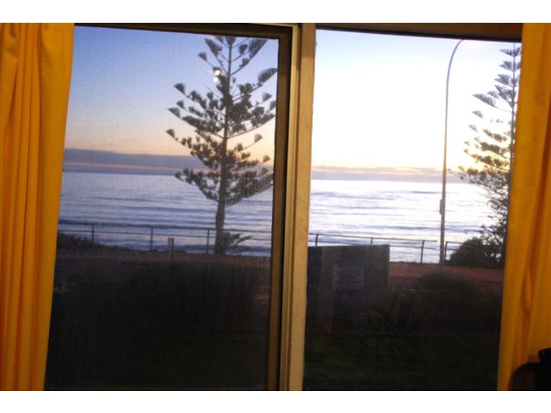 2/32 Esplanade, Christies Beach SA 5165