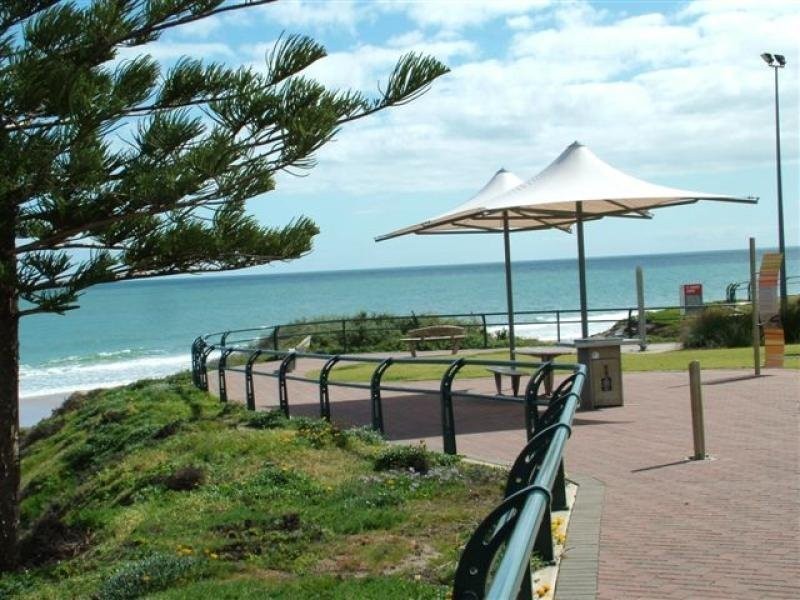 2/32 Esplanade, Christies Beach SA 5165