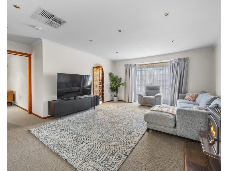 2 Smugglers Drive, Seaford Rise SA 5169