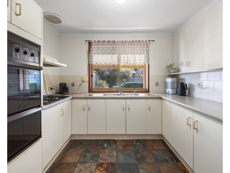 2 Smugglers Drive, Seaford Rise SA 5169
