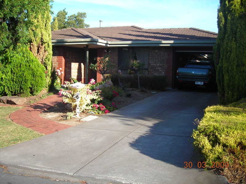 15 Delamere Avenue, Woodcroft SA 5162