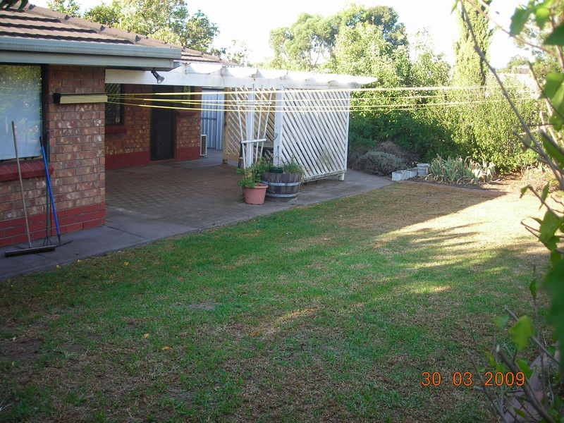 15 Delamere Avenue, Woodcroft SA 5162