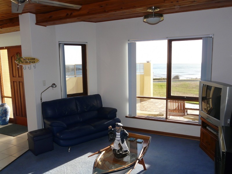 9 River Parade, Hallett Cove SA 5158