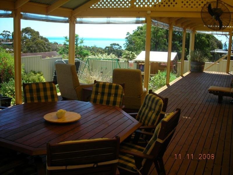 17 Sovereign Street, Hallett Cove SA 5158