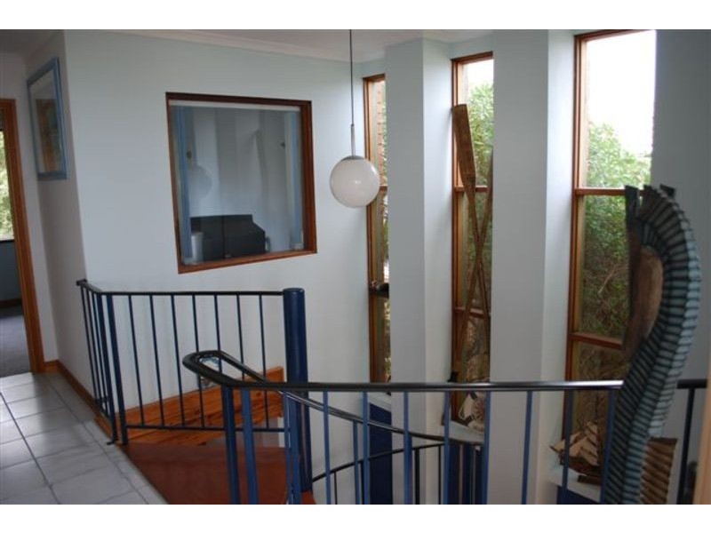 9 River Parade, Hallett Cove SA 5158