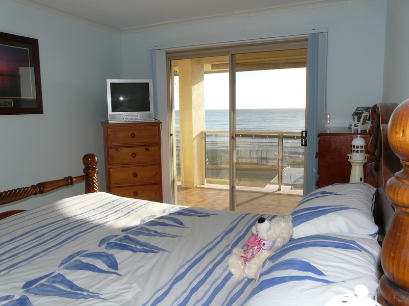 9 River Parade, Hallett Cove SA 5158