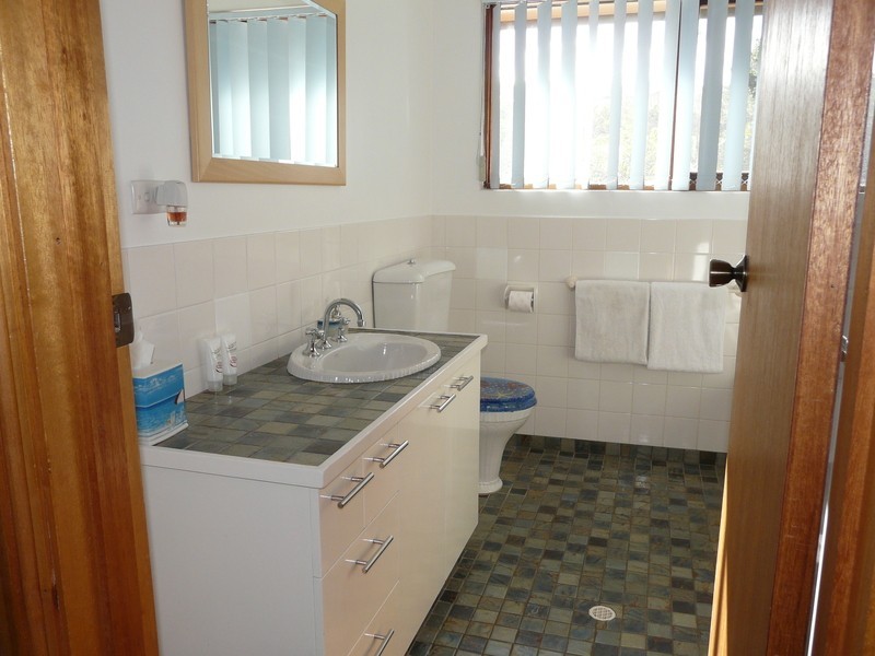 9 River Parade, Hallett Cove SA 5158