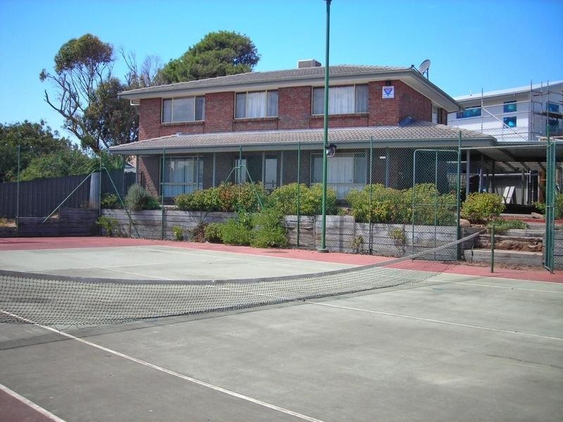 8 Commercial Road, Port Noarlunga SA 5167
