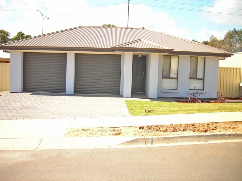 8 Kakadu Drive, Morphett Vale SA 5162