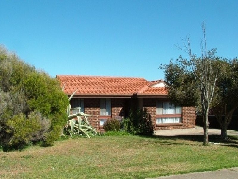 22 Woocalla Street, O’sullivan Beach SA 5166