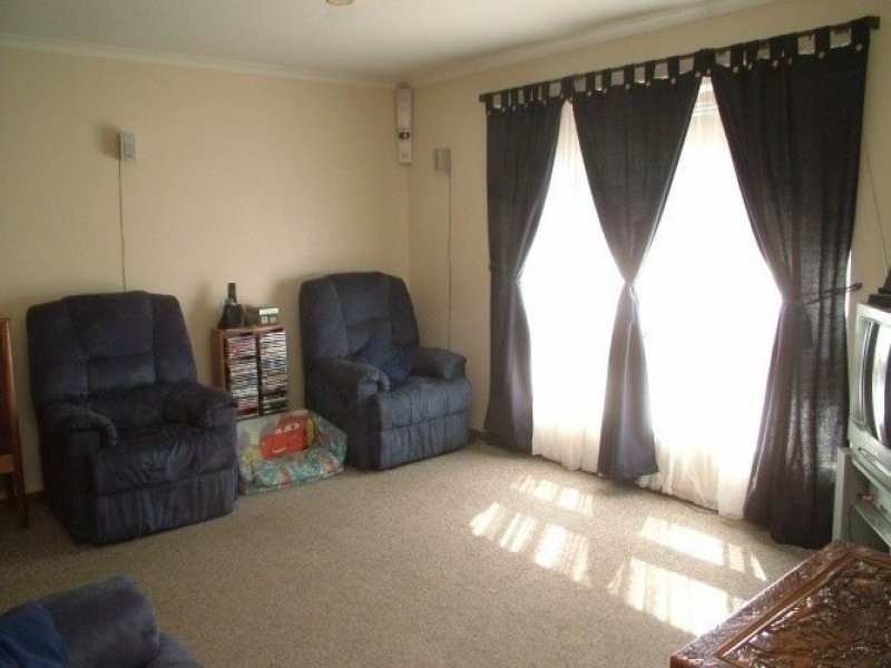 22 Woocalla Street, O’sullivan Beach SA 5166