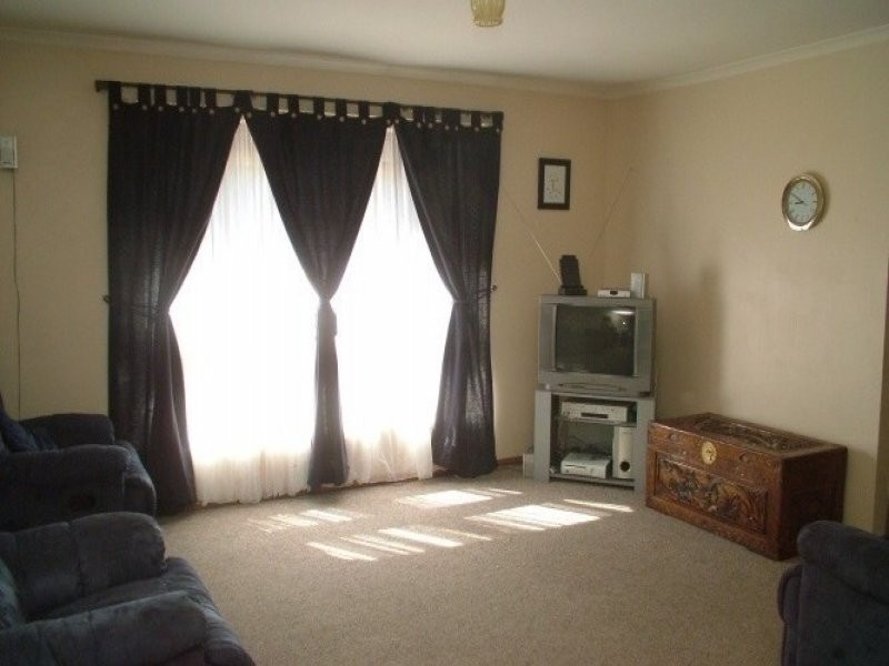 22 Woocalla Street, O’sullivan Beach SA 5166