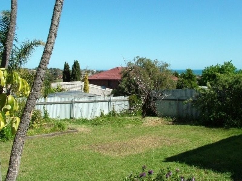 22 Woocalla Street, O’sullivan Beach SA 5166