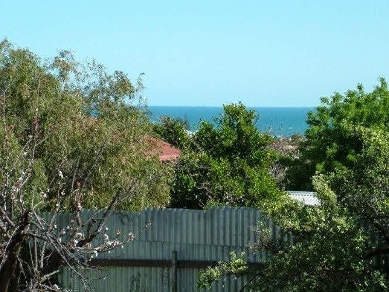 22 Woocalla Street, O’sullivan Beach SA 5166