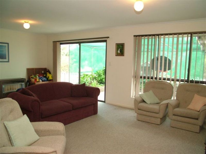 6 Flinders Crescent, Hackham SA 5163