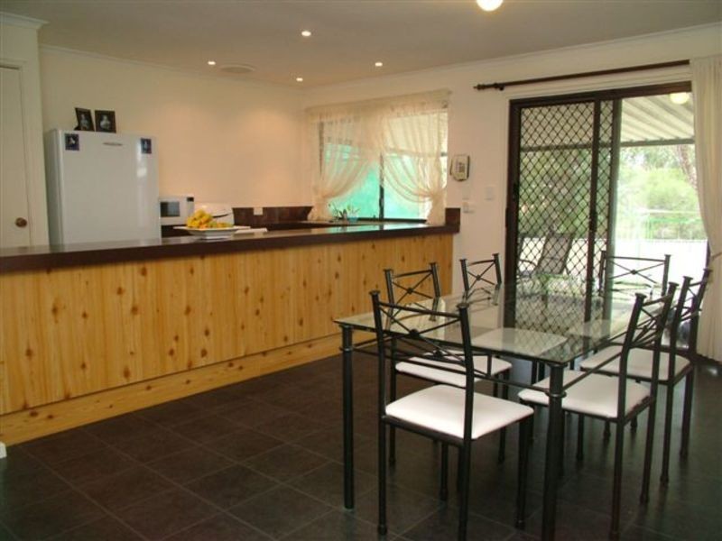 6 Flinders Crescent, Hackham SA 5163