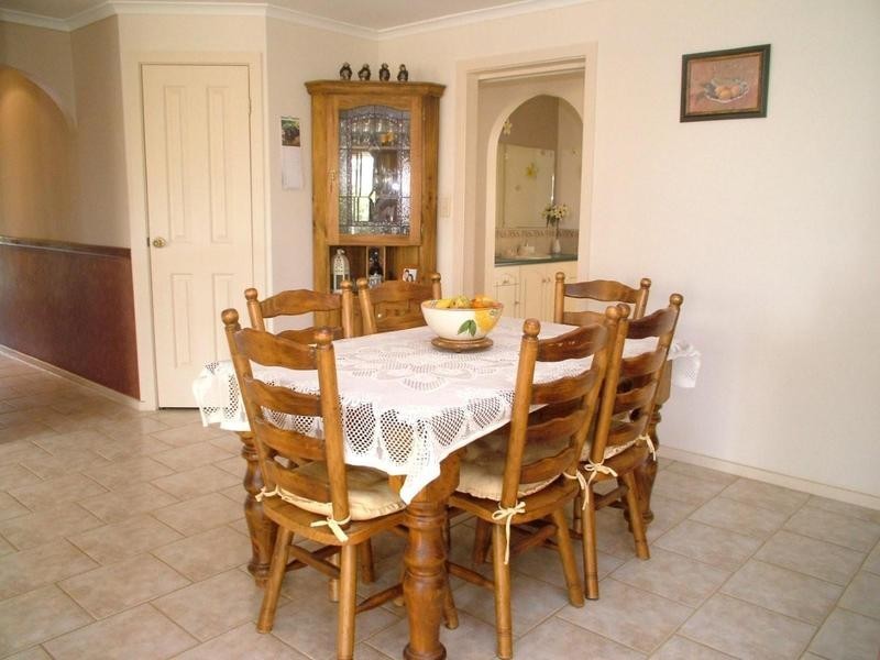 10 Perin Avenue, Woodcroft SA 5162