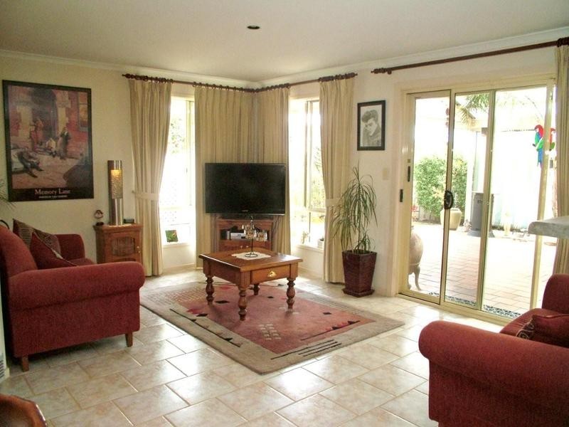 10 Perin Avenue, Woodcroft SA 5162