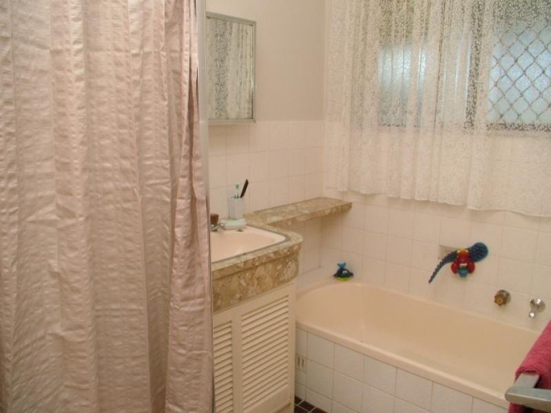 33 Midhurst Avenue, Christie Downs SA 5164
