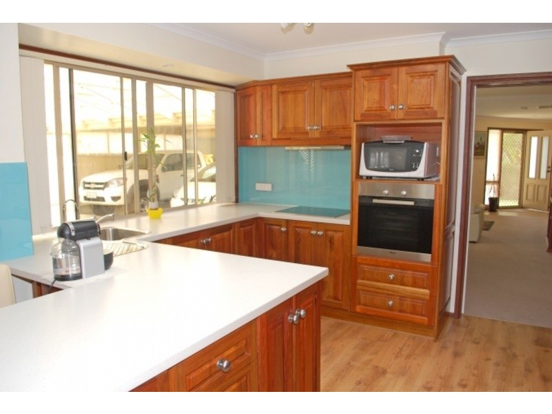 16 The Parkway, Aberfoyle Park SA 5159