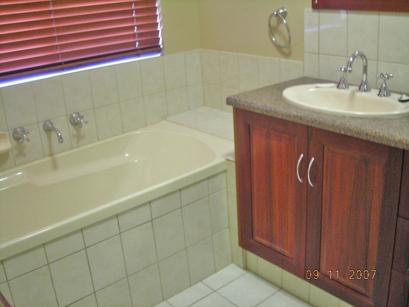16 Horndale Drive, Happy Valley SA 5159
