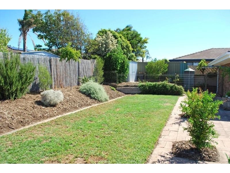 18 Goodrington Way, Moana SA 5169