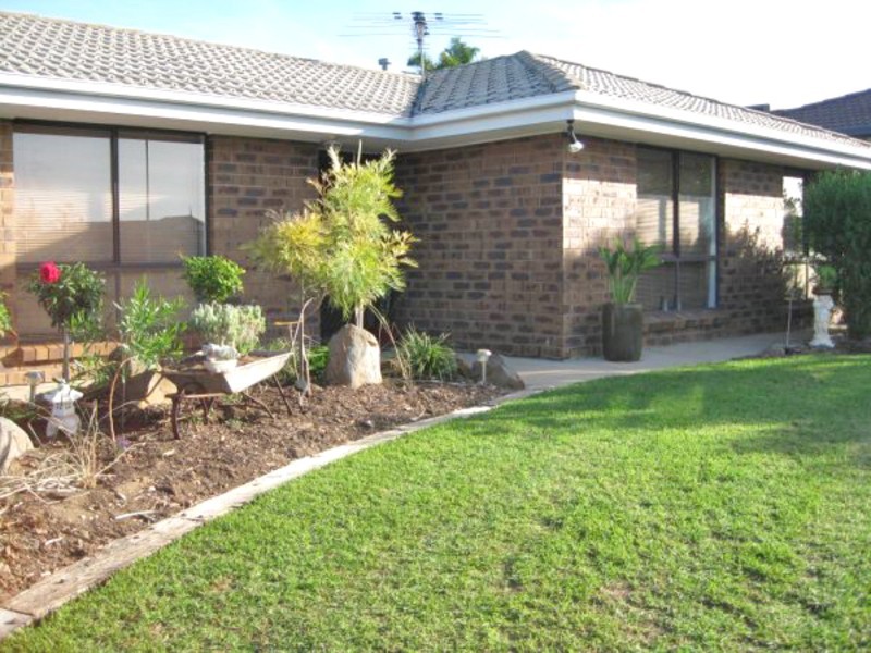 18 Goodrington Way, Moana SA 5169