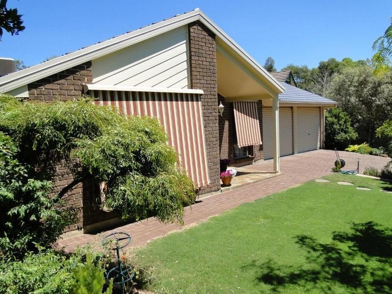 16 The Parkway, Aberfoyle Park SA 5159