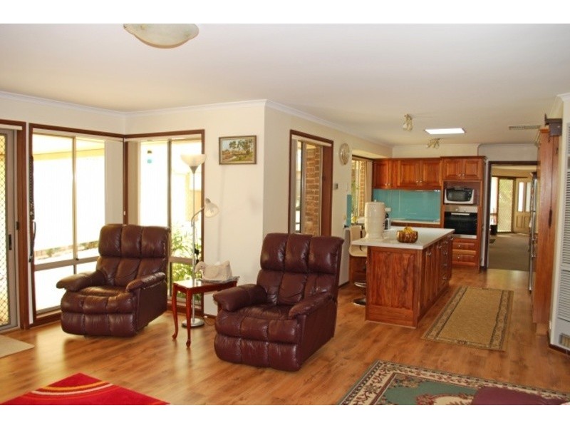 16 The Parkway, Aberfoyle Park SA 5159