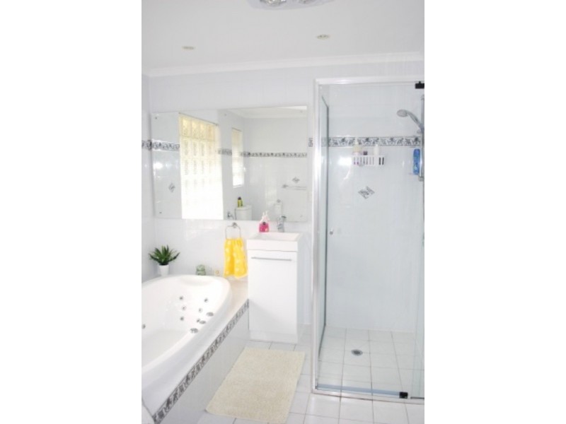 16 The Parkway, Aberfoyle Park SA 5159