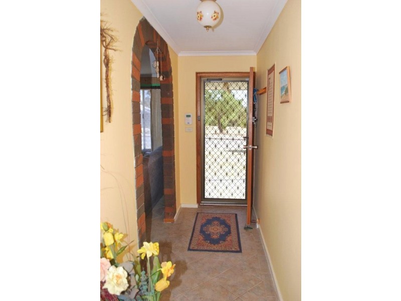 4 Avon Avenue, Morphett Vale SA 5162