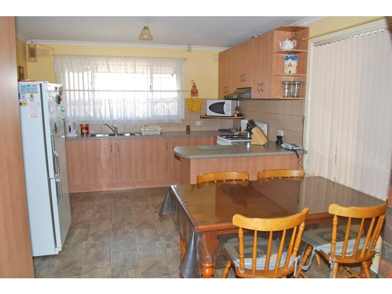 4 Avon Avenue, Morphett Vale SA 5162