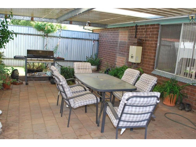 4 Avon Avenue, Morphett Vale SA 5162