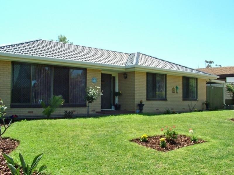 33 Midhurst Avenue, Christie Downs SA 5164