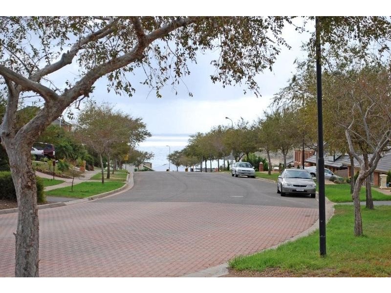 34 Freebairn Drive, Hallett Cove SA 5158