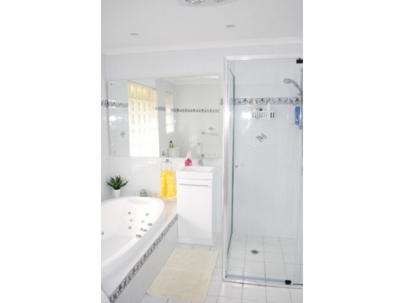 16 The Parkway, Aberfoyle Park SA 5159