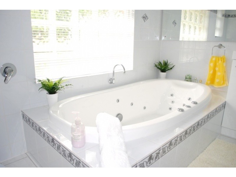 16 The Parkway, Aberfoyle Park SA 5159
